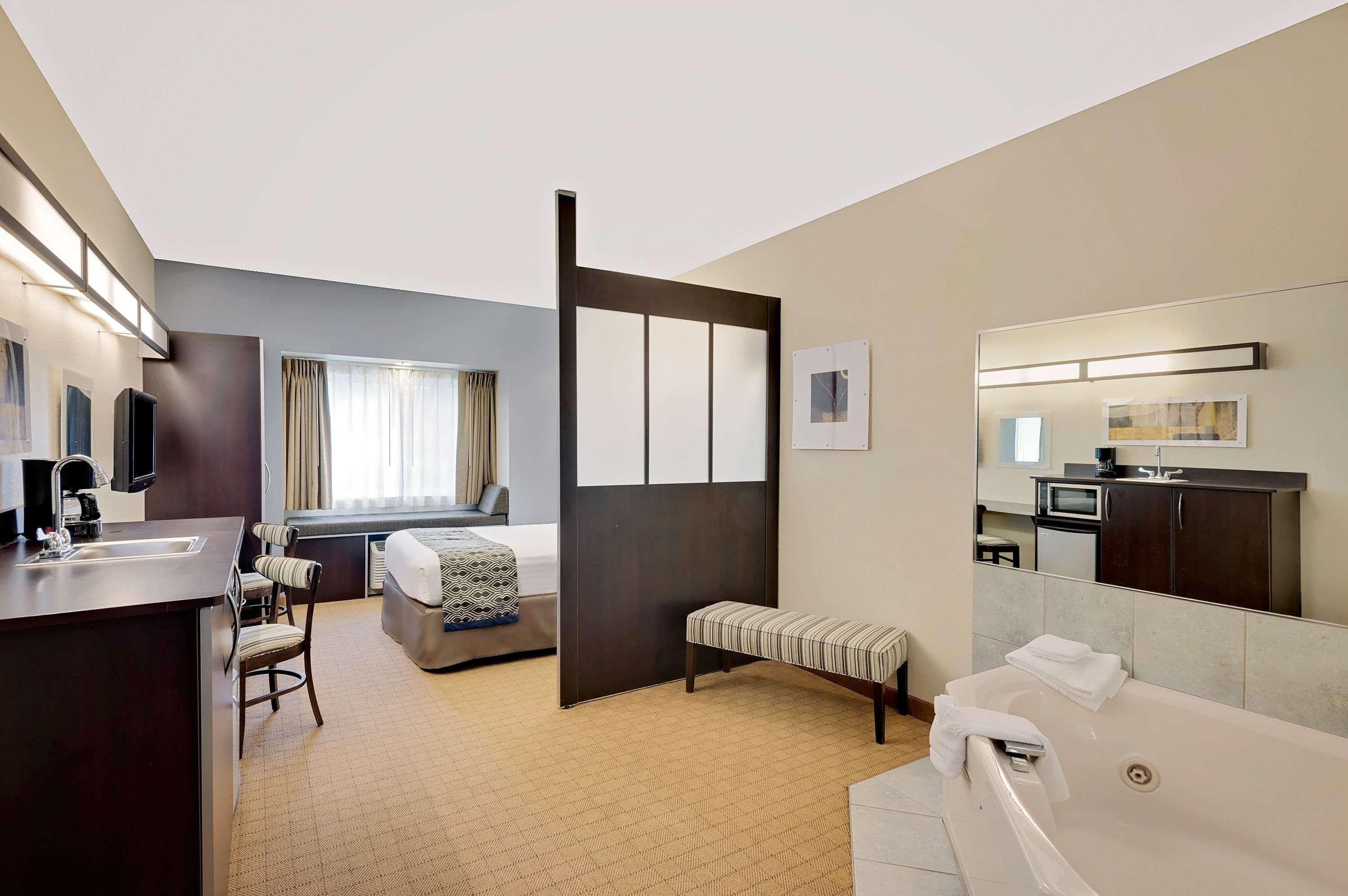 Microtel Inn And Suites By Wyndham - Geneva Exterior photo