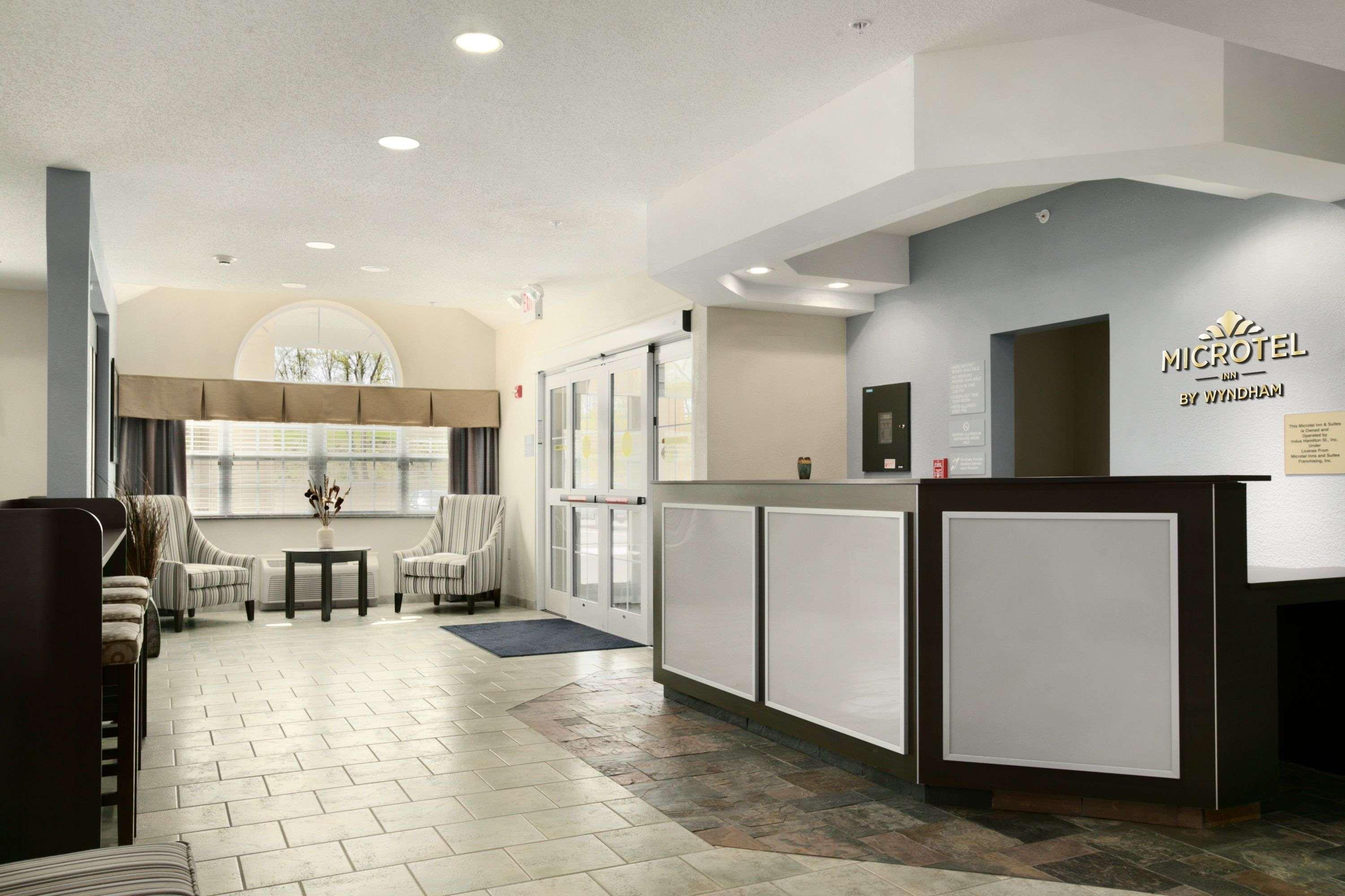 Microtel Inn And Suites By Wyndham - Geneva Exterior photo
