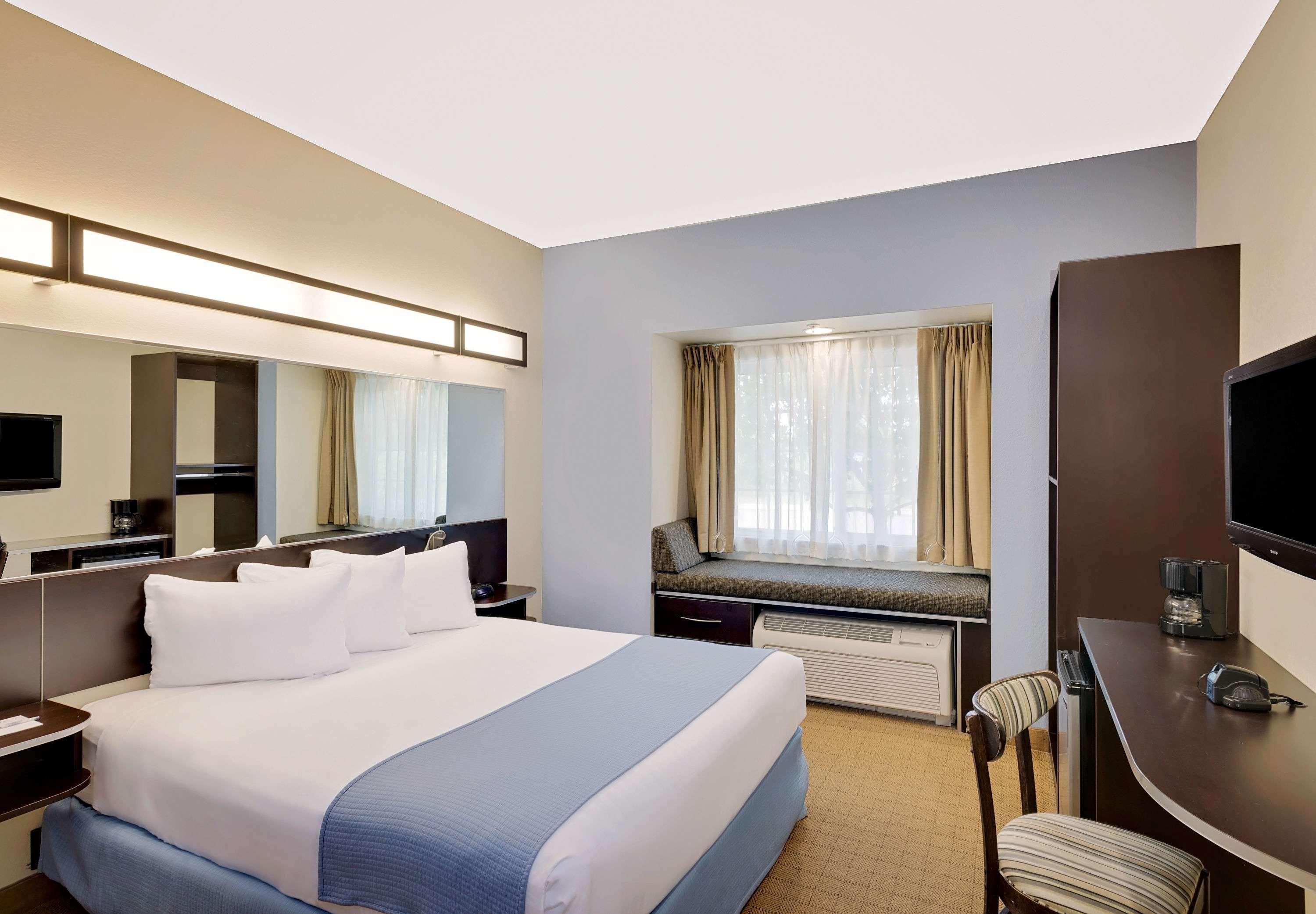 Microtel Inn And Suites By Wyndham - Geneva Exterior photo