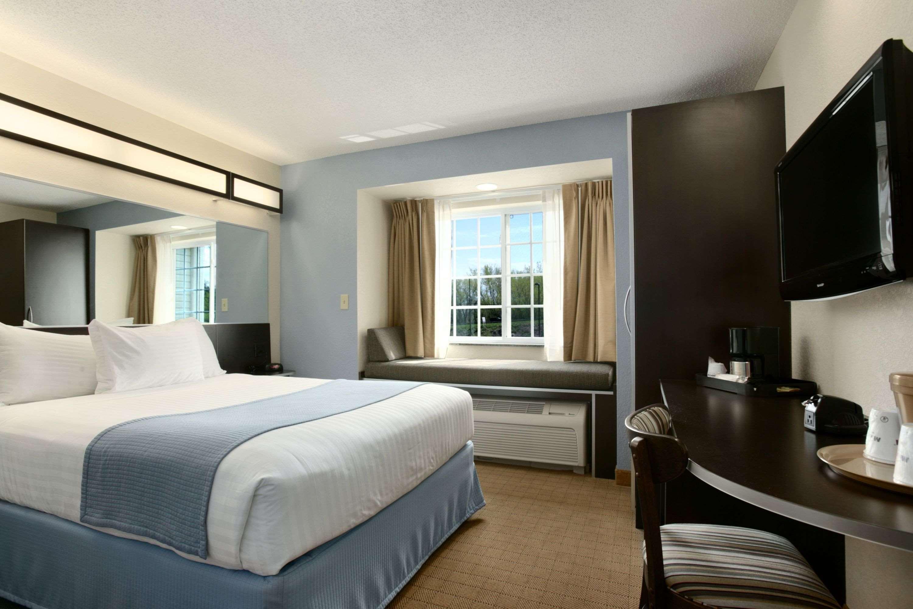 Microtel Inn And Suites By Wyndham - Geneva Exterior photo